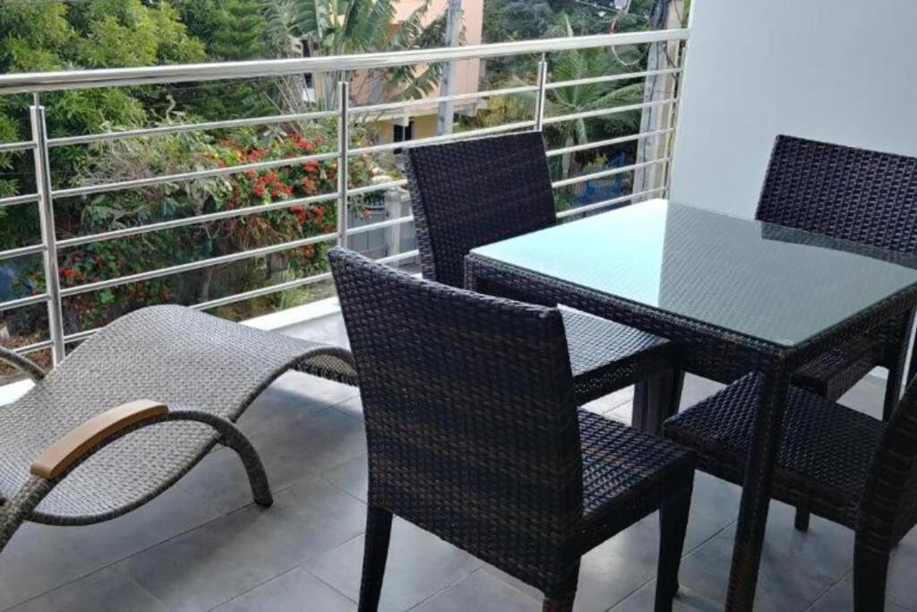 Apartment Modern And Cosy Condo: Westwood